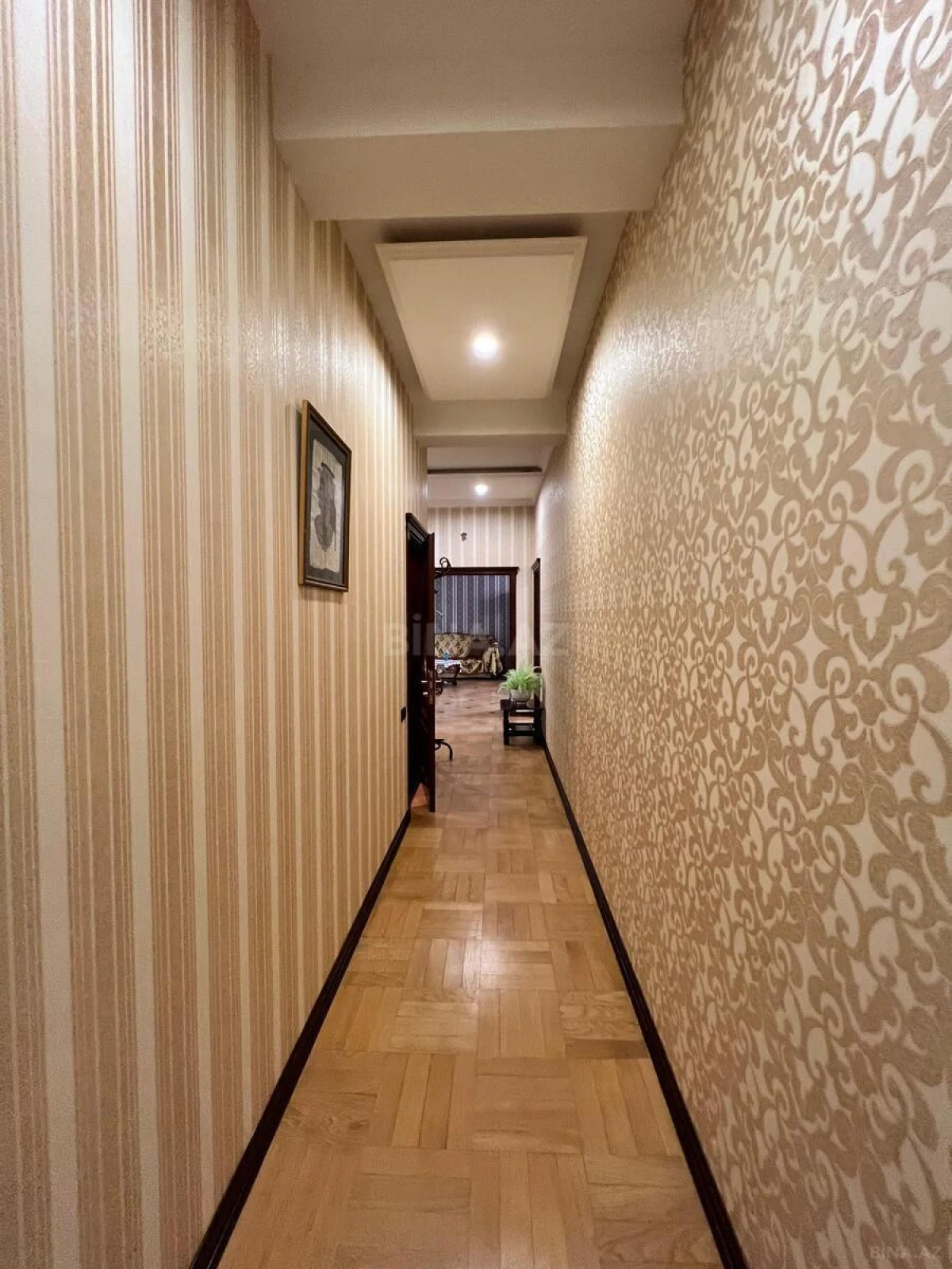 Satılır 4 otaqlı mənzil 170 m²