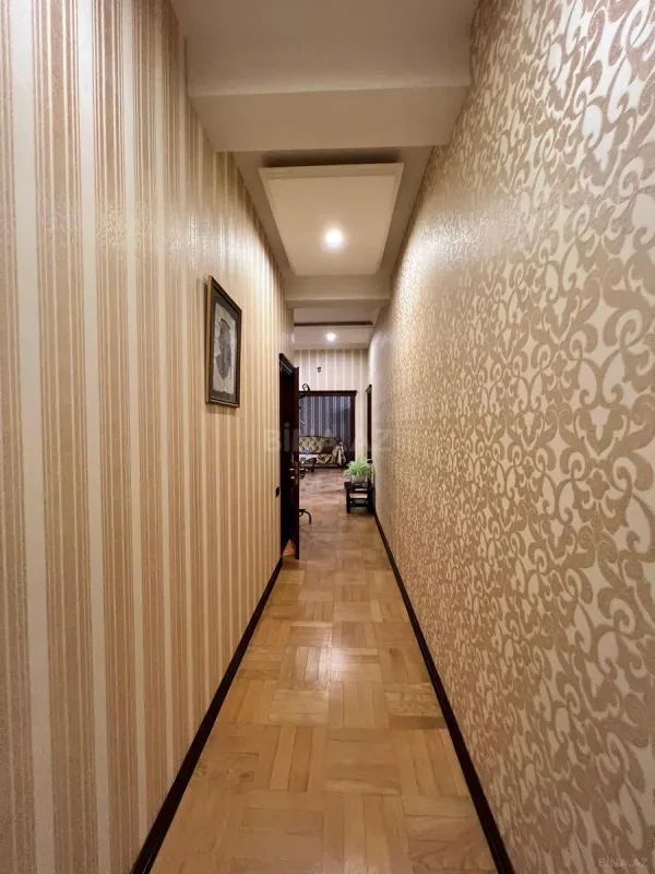 Satılır 4 otaqlı mənzil 170 m²