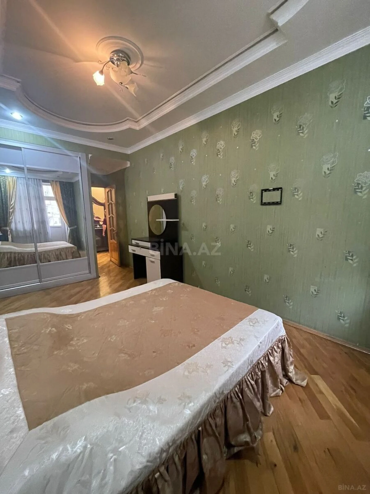 Kirayə verilir 3 otaqlı mənzil 120 m²