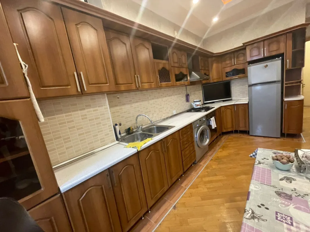 Kirayə verilir 3 otaqlı mənzil 120 m²