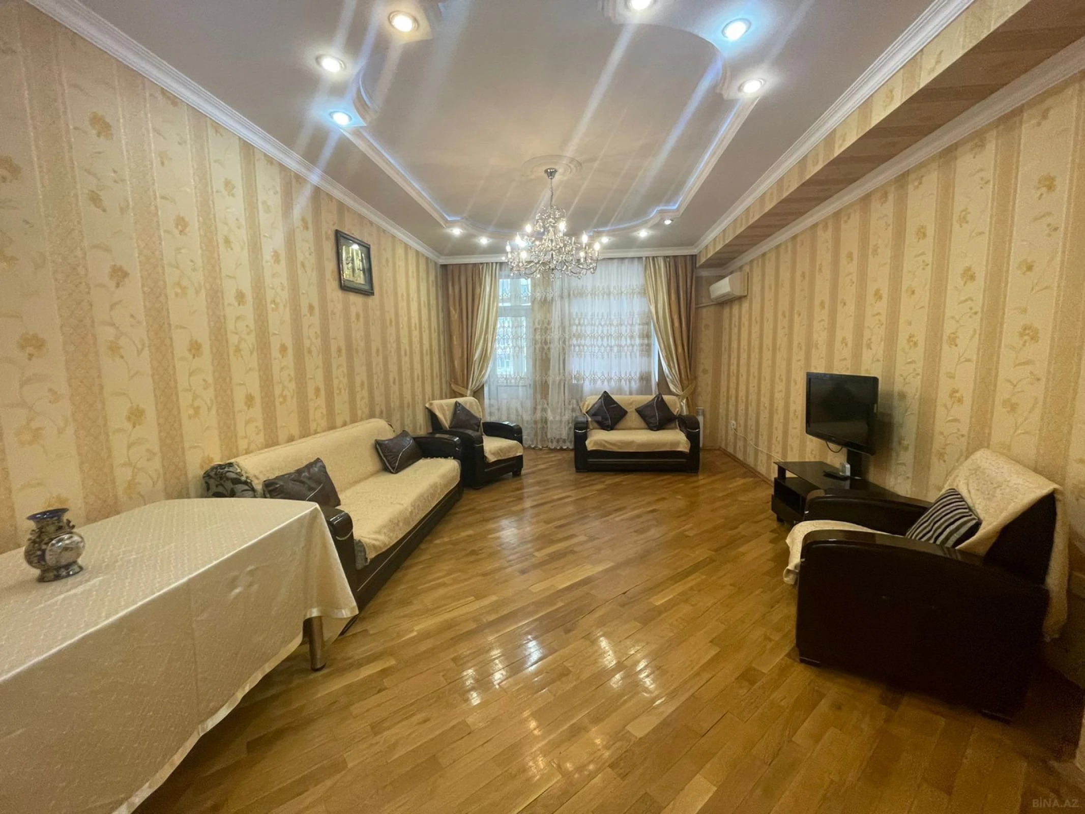 Kirayə verilir 3 otaqlı mənzil 120 m²