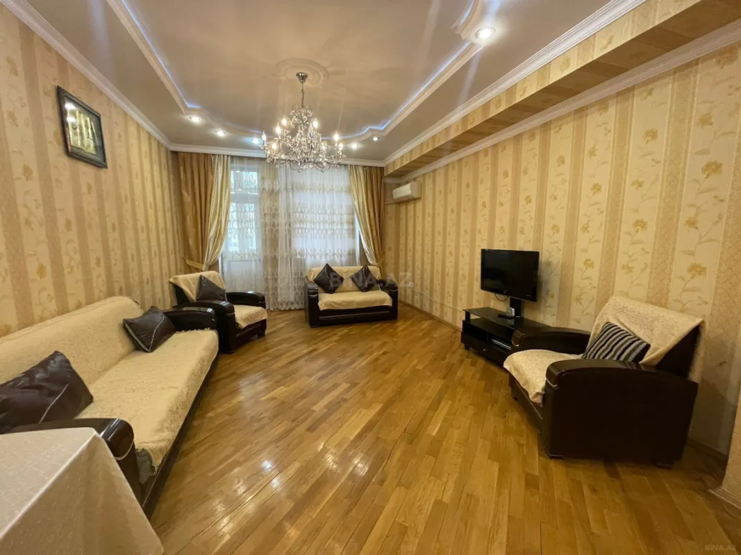 Kirayə verilir 3 otaqlı mənzil 120 m²