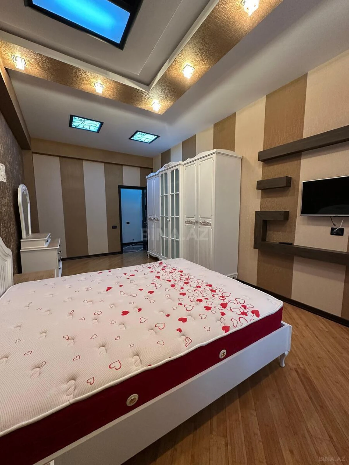 Satılır 3 otaqlı mənzil 120 m²