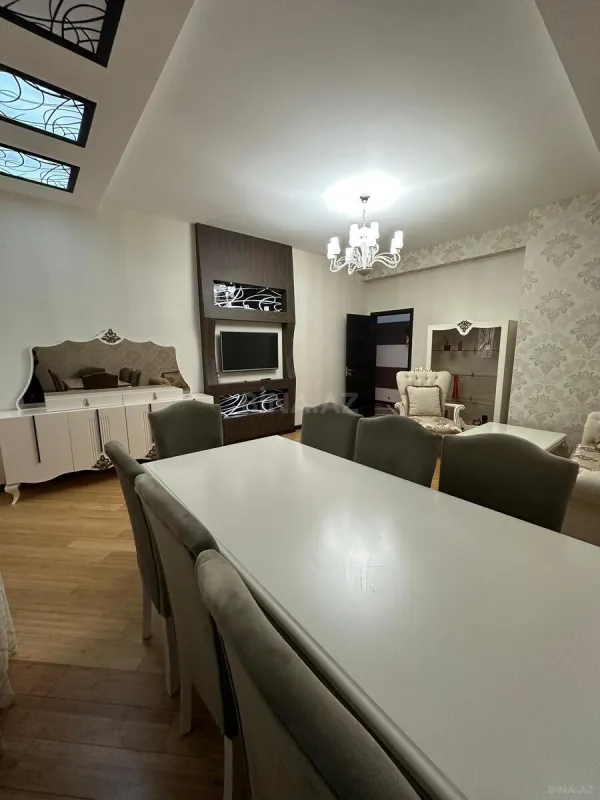 Satılır 3 otaqlı mənzil 120 m²