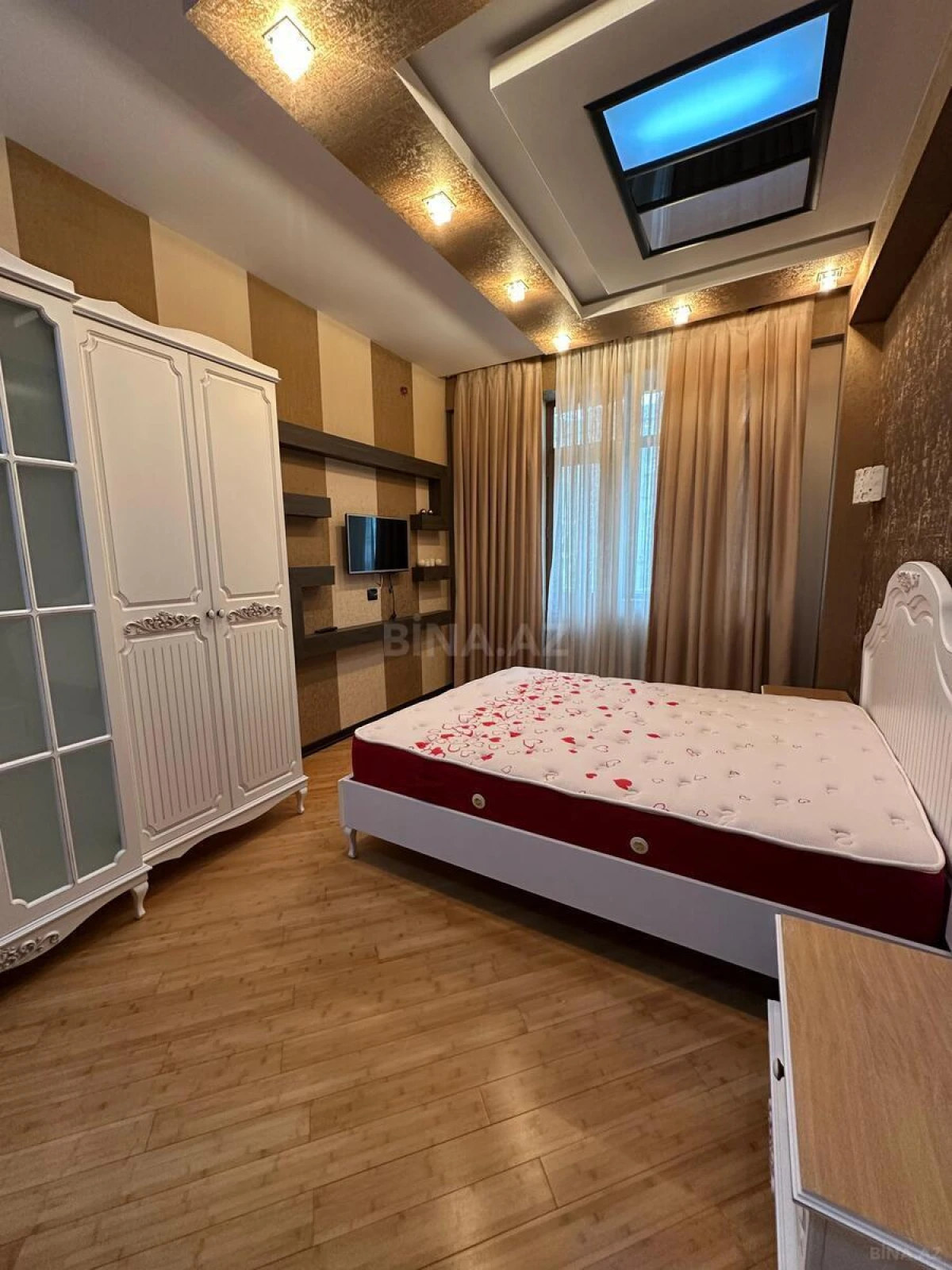 Satılır 3 otaqlı mənzil 120 m²