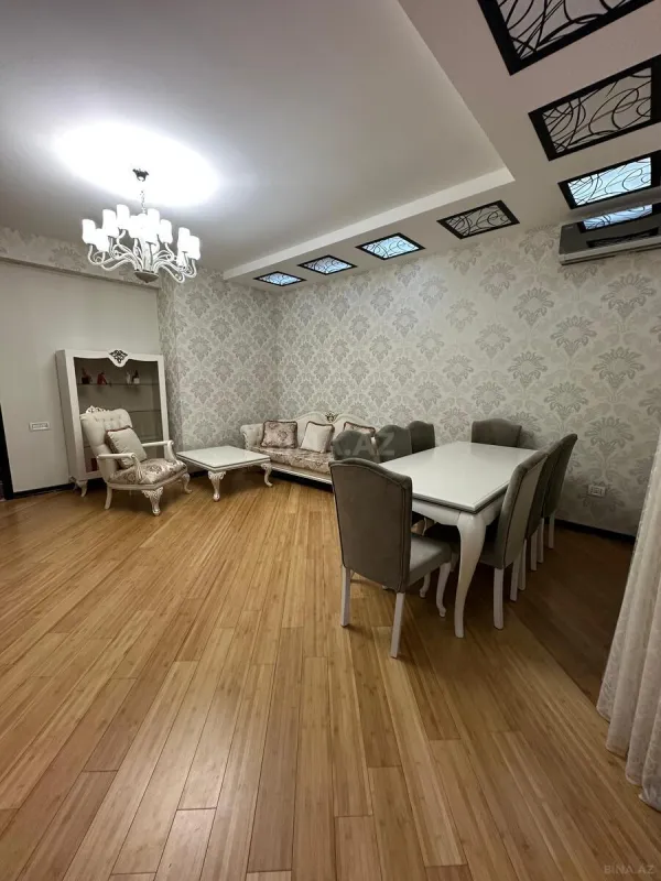Satılır 3 otaqlı mənzil 120 m²