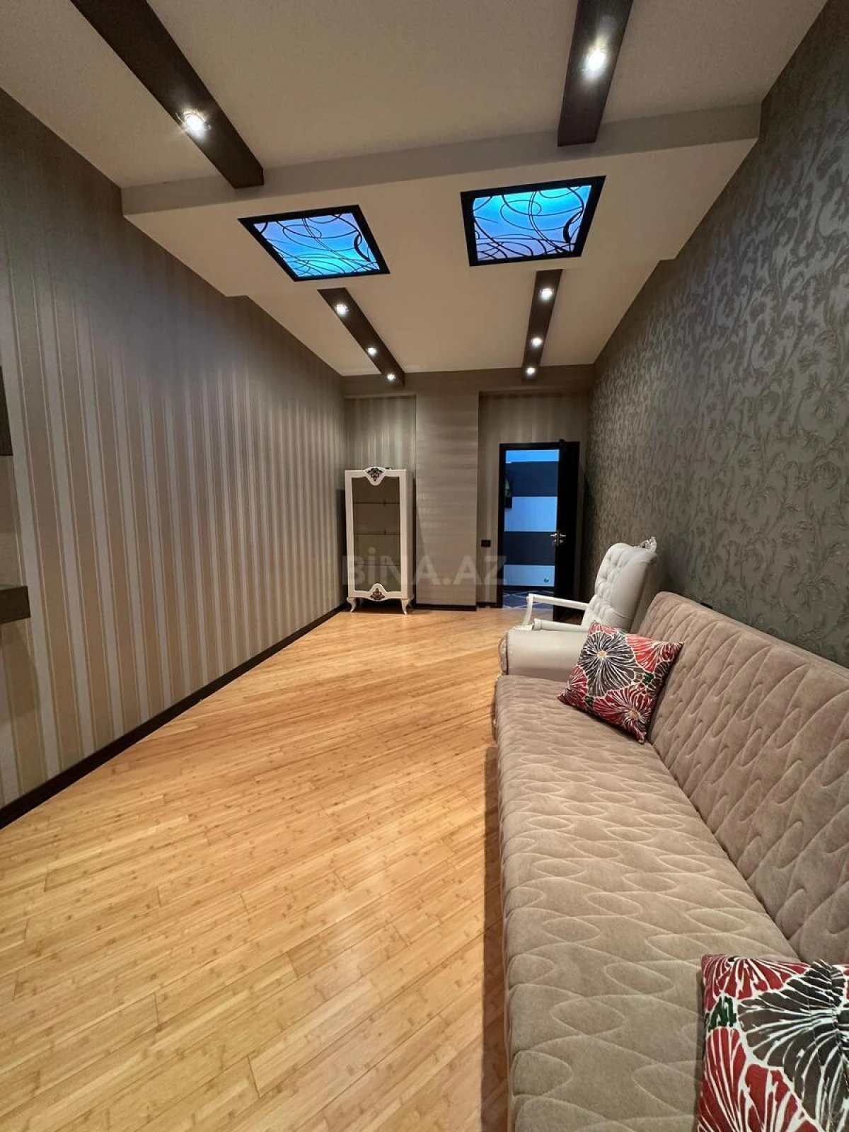 Satılır 3 otaqlı mənzil 120 m²