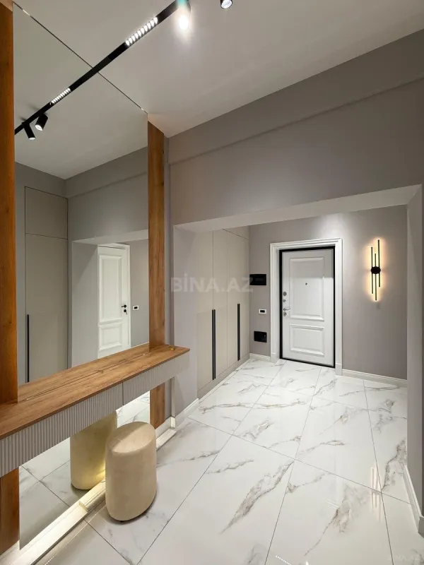 Satılır 2 otaqlı mənzil 68 m²