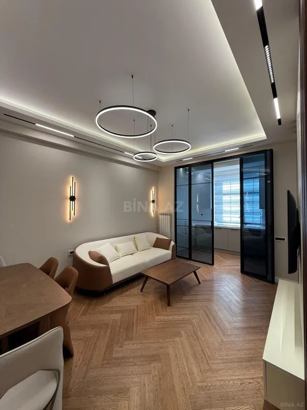 Satılır 2 otaqlı mənzil 68 m²