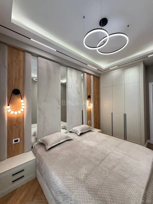 Satılır 2 otaqlı mənzil 68 m²