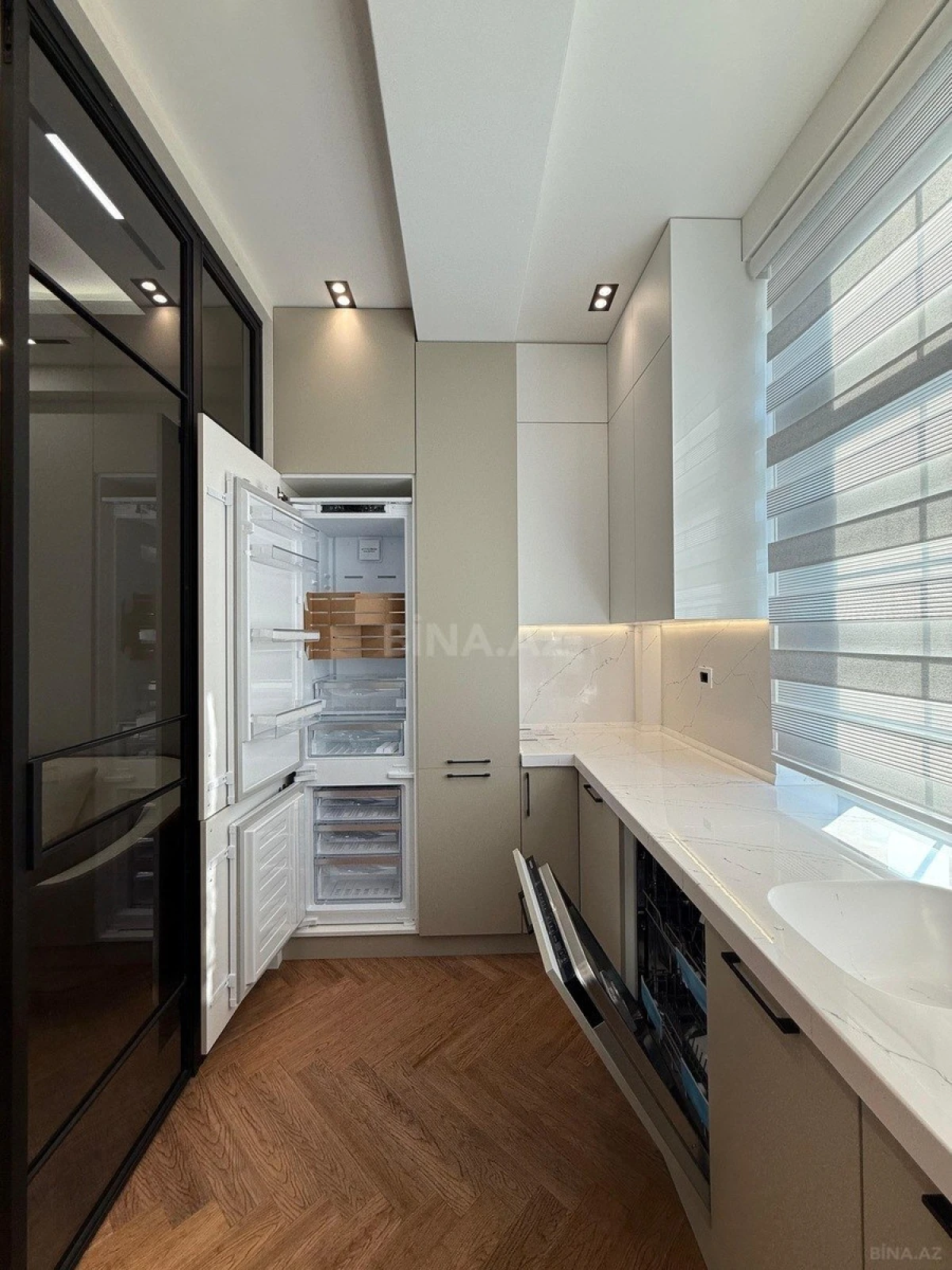 Satılır 2 otaqlı mənzil 68 m²