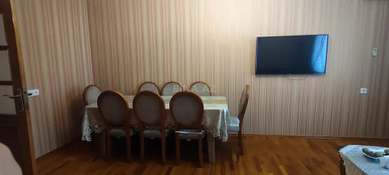 Satılır 4 otaqlı mənzil 100 m²