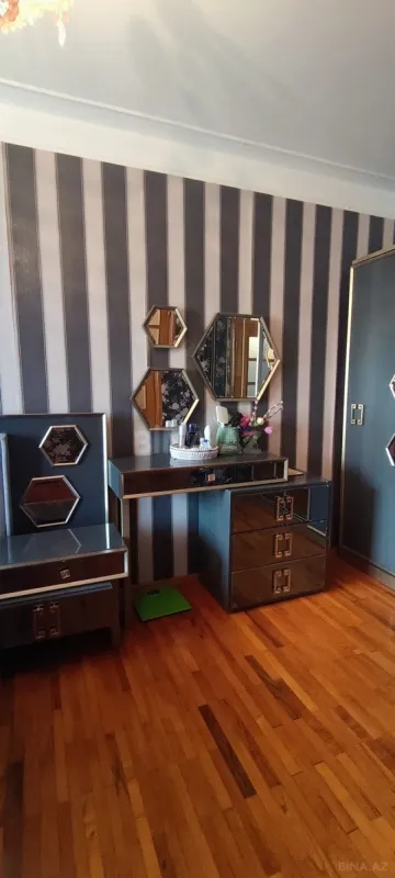 Satılır 4 otaqlı mənzil 100 m²