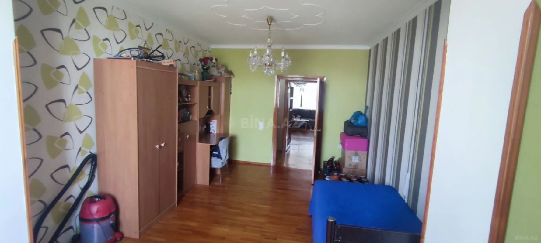Satılır 4 otaqlı mənzil 100 m²