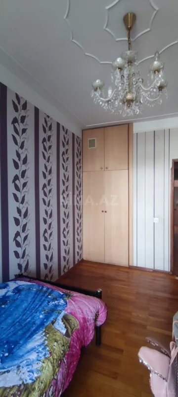 Satılır 4 otaqlı mənzil 100 m²