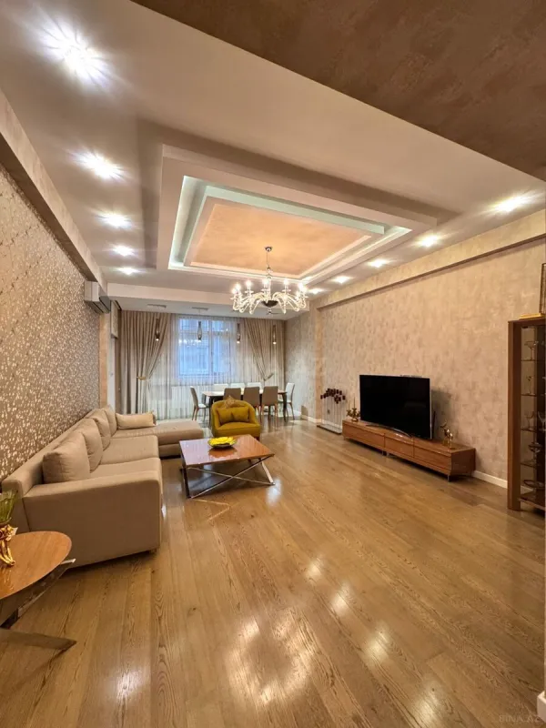 Satılır 4 otaqlı mənzil 168 m²