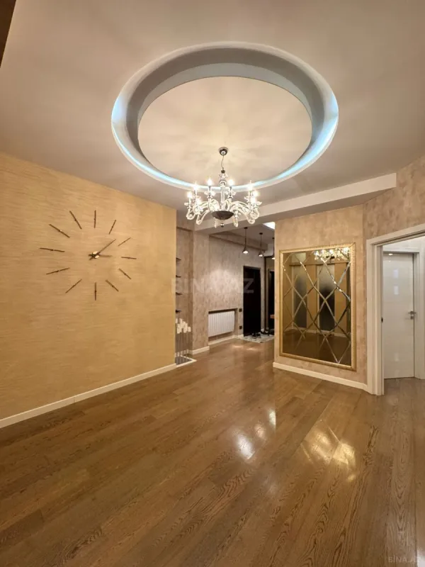 Satılır 4 otaqlı mənzil 168 m²