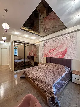 Satılır 4 otaqlı mənzil 168 m²