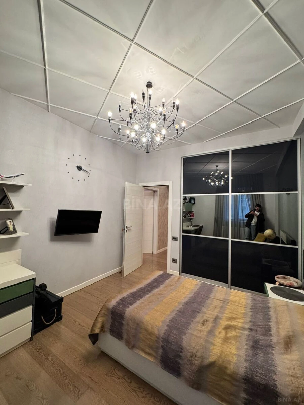 Satılır 4 otaqlı mənzil 168 m²