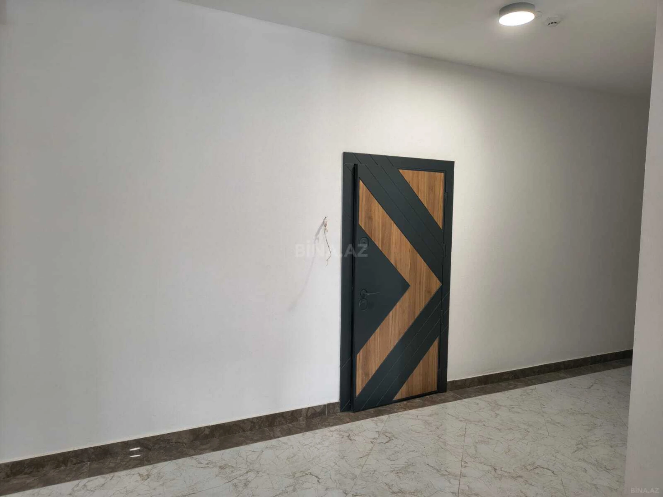 Kirayə verilir 2 otaqlı mənzil 90 m²