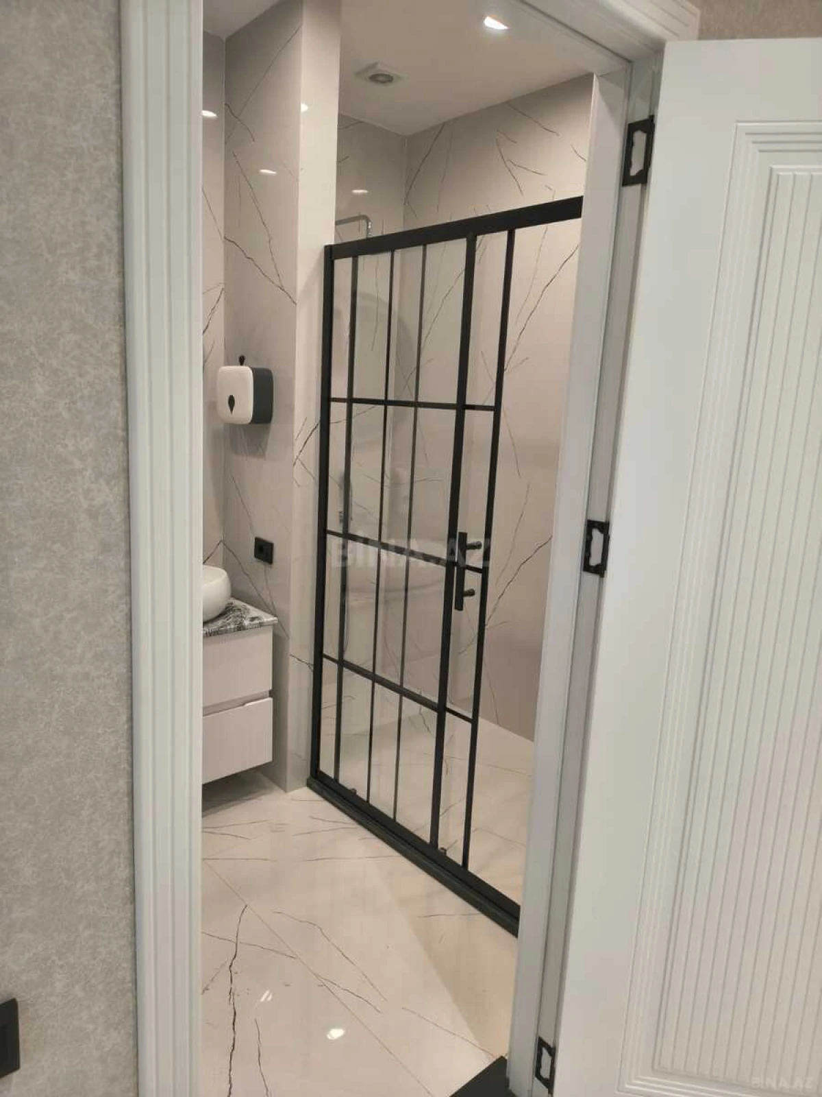 Kirayə verilir 2 otaqlı mənzil 90 m²