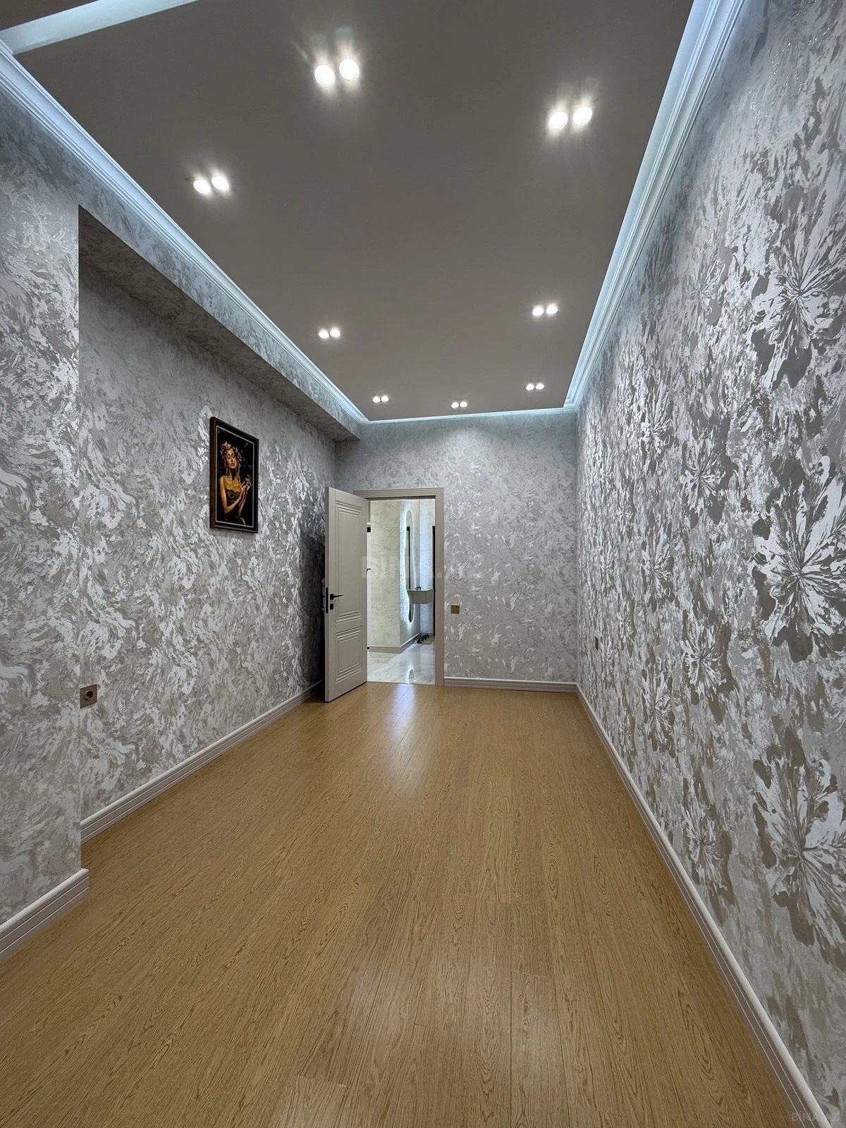 Satılır 3 otaqlı mənzil 76 m²