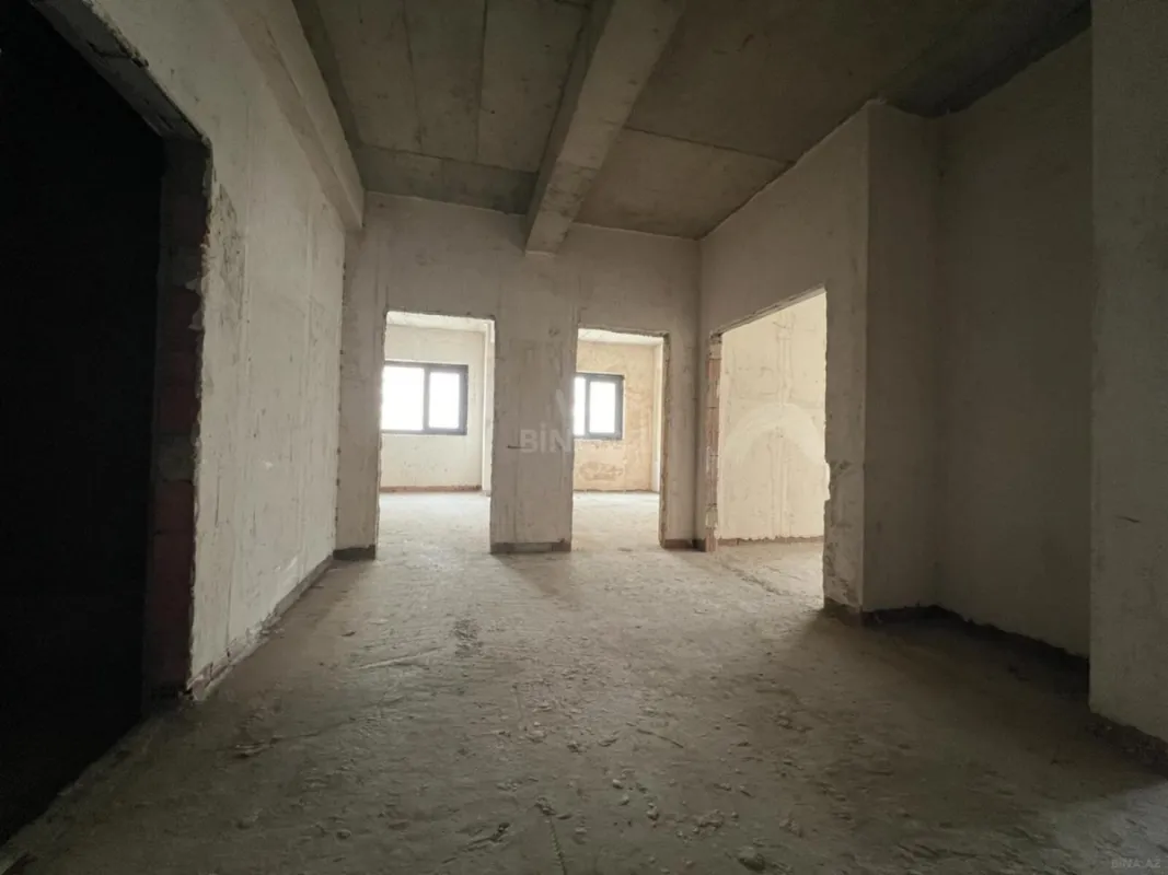 Satılır 4 otaqlı mənzil 160 m²