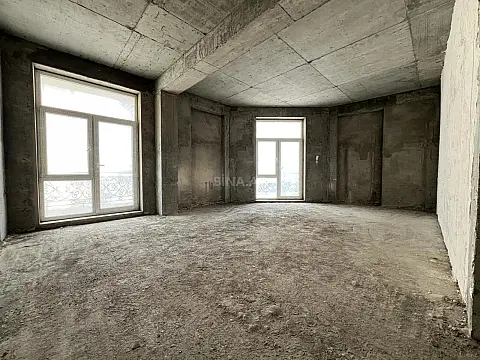 Satılır 4 otaqlı mənzil 160 m²