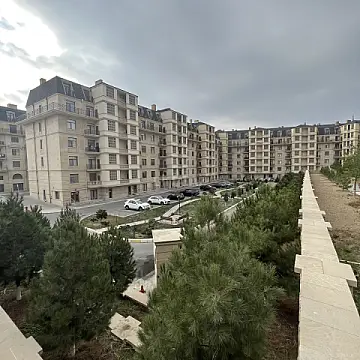 Satılır 4 otaqlı mənzil 160 m²