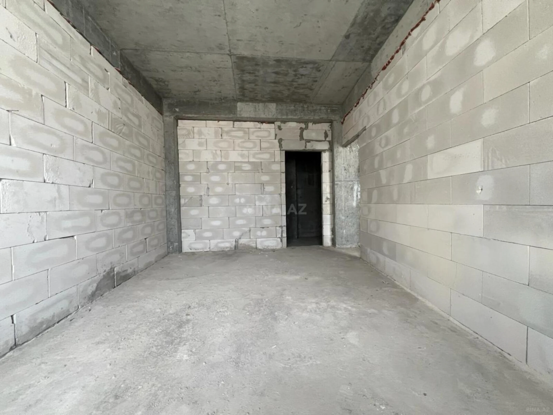 Satılır 4 otaqlı mənzil 160 m²