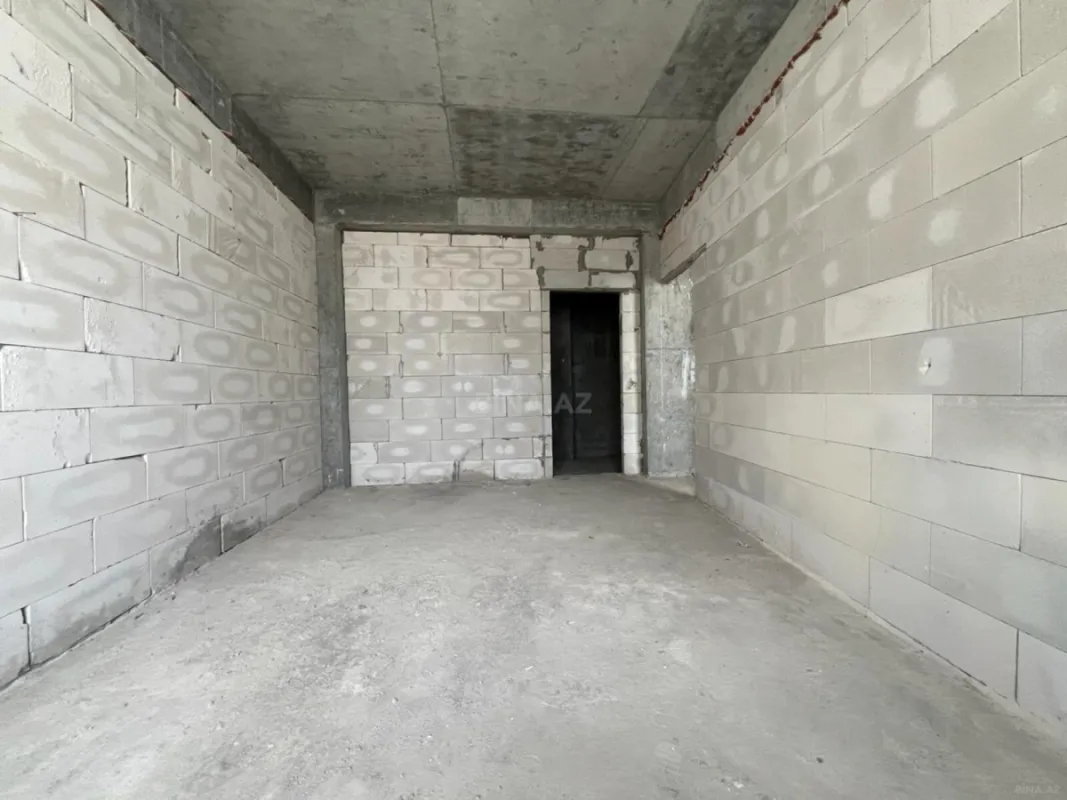 Satılır 4 otaqlı mənzil 160 m²
