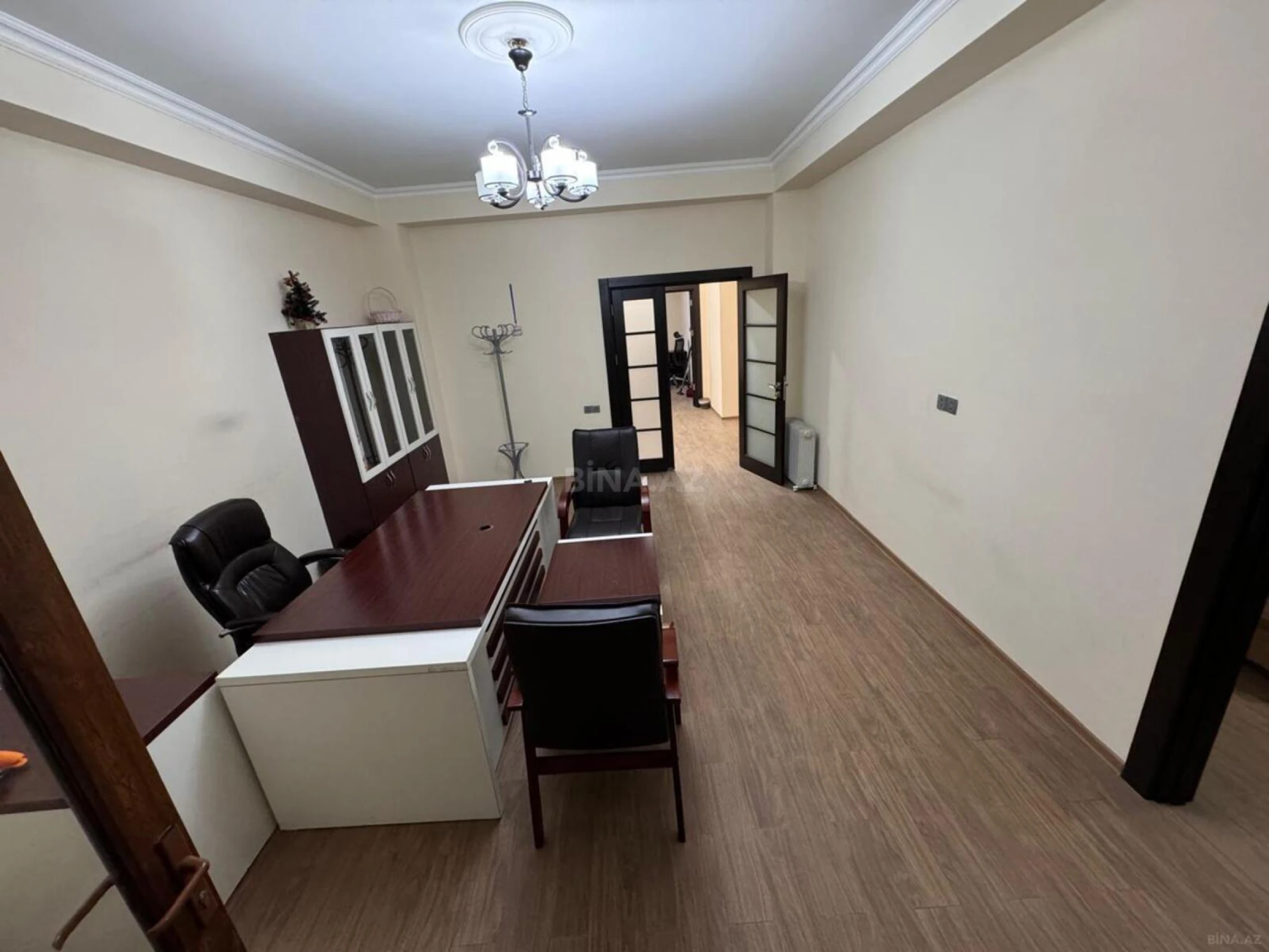 Kirayə verilir 3 otaqlı ofis 105 m²