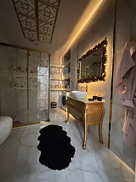 Satılır 4 otaqlı mənzil 205 m²