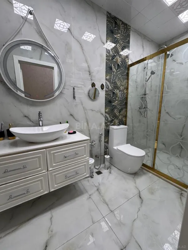 Satılır 4 otaqlı mənzil 205 m²