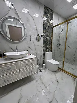 Satılır 4 otaqlı mənzil 205 m²