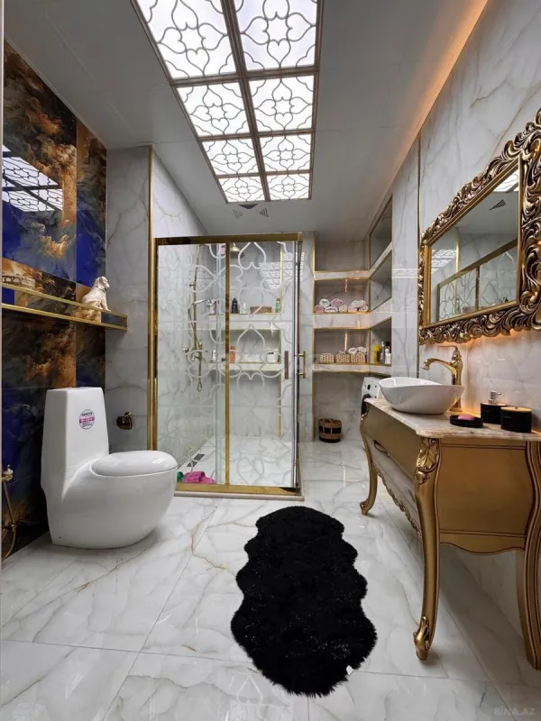 Satılır 4 otaqlı mənzil 205 m²