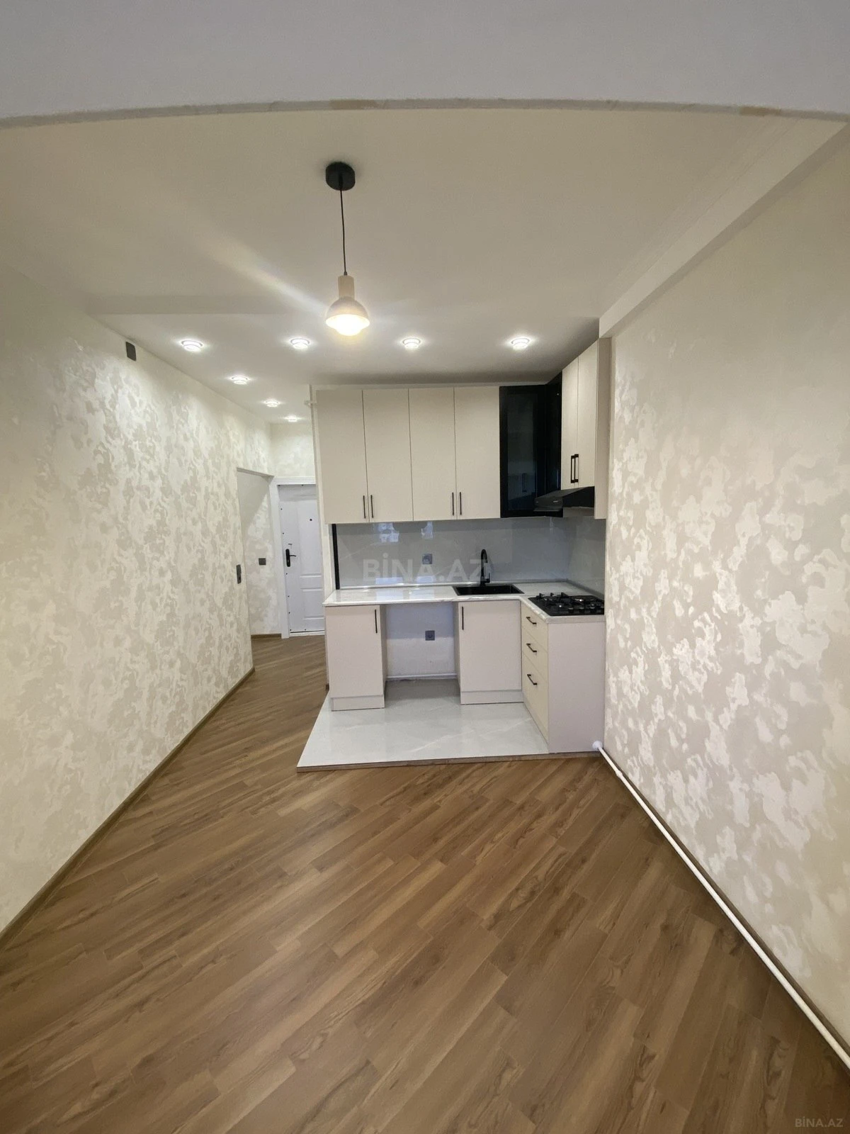 Satılır 2 otaqlı mənzil 70 m²