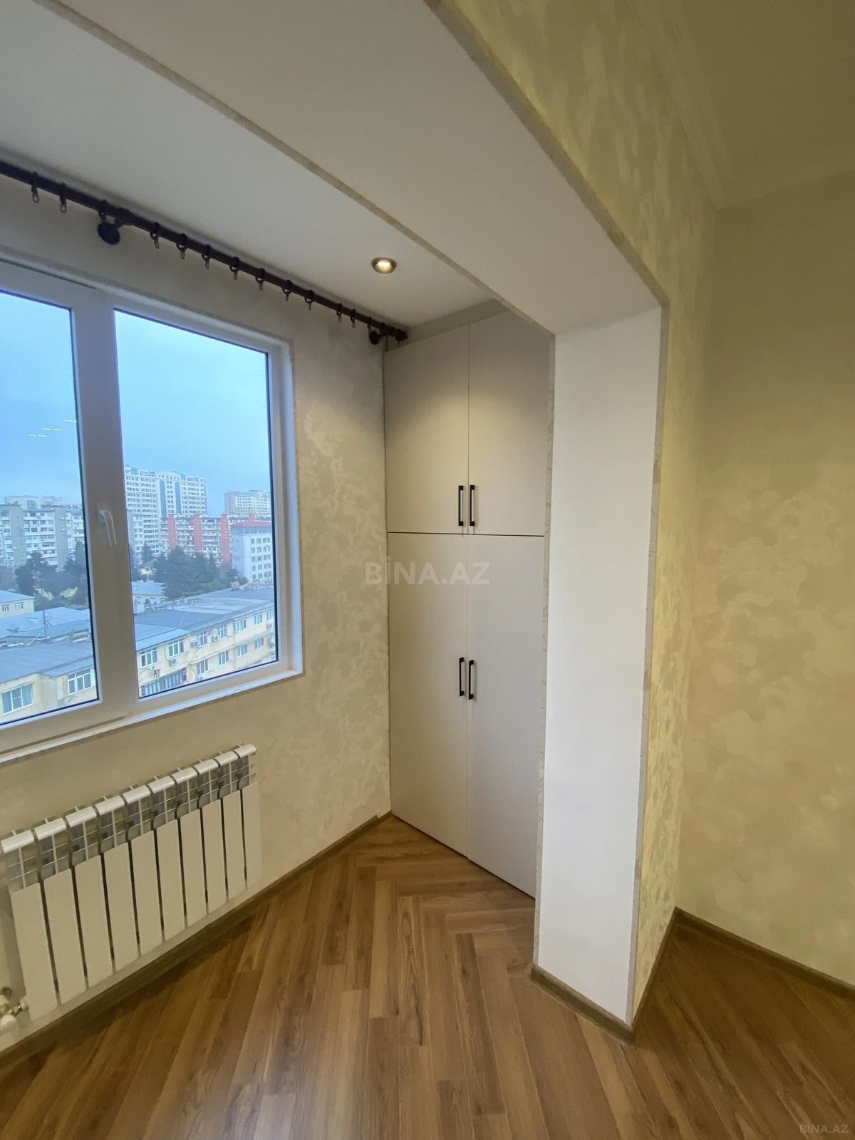 Satılır 2 otaqlı mənzil 70 m²