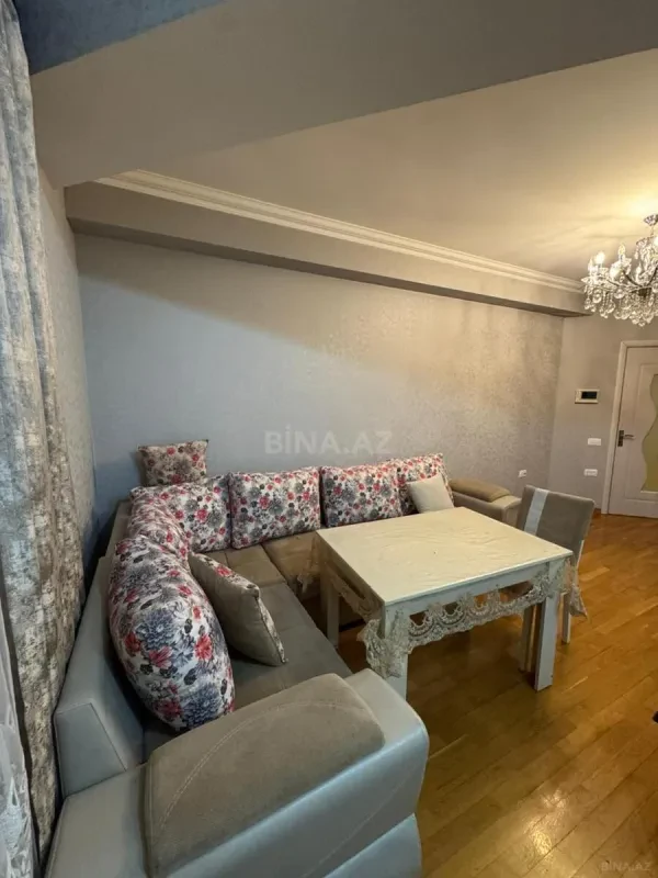Kirayə verilir 2 otaqlı mənzil 65 m²