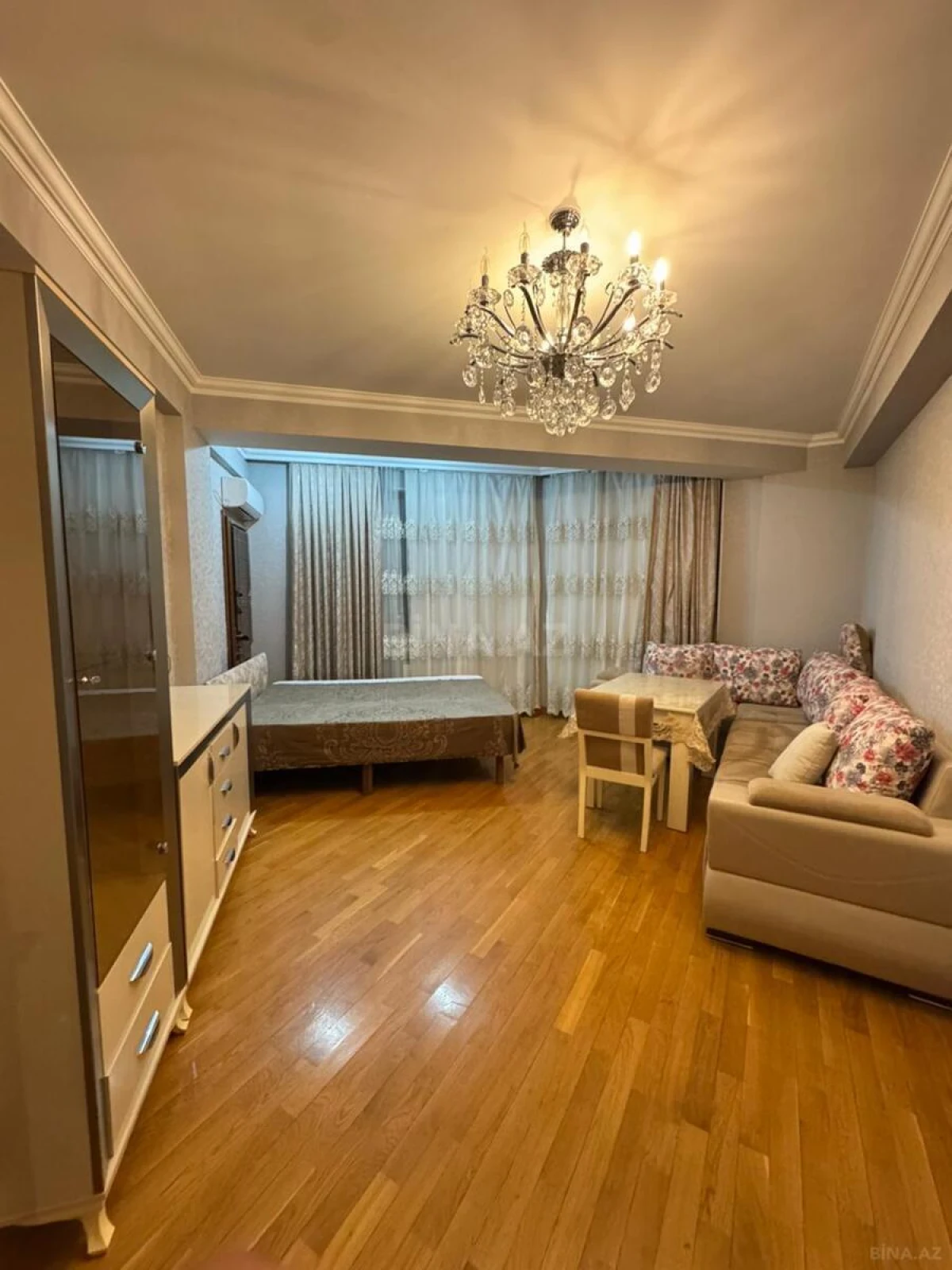 Kirayə verilir 2 otaqlı mənzil 65 m²