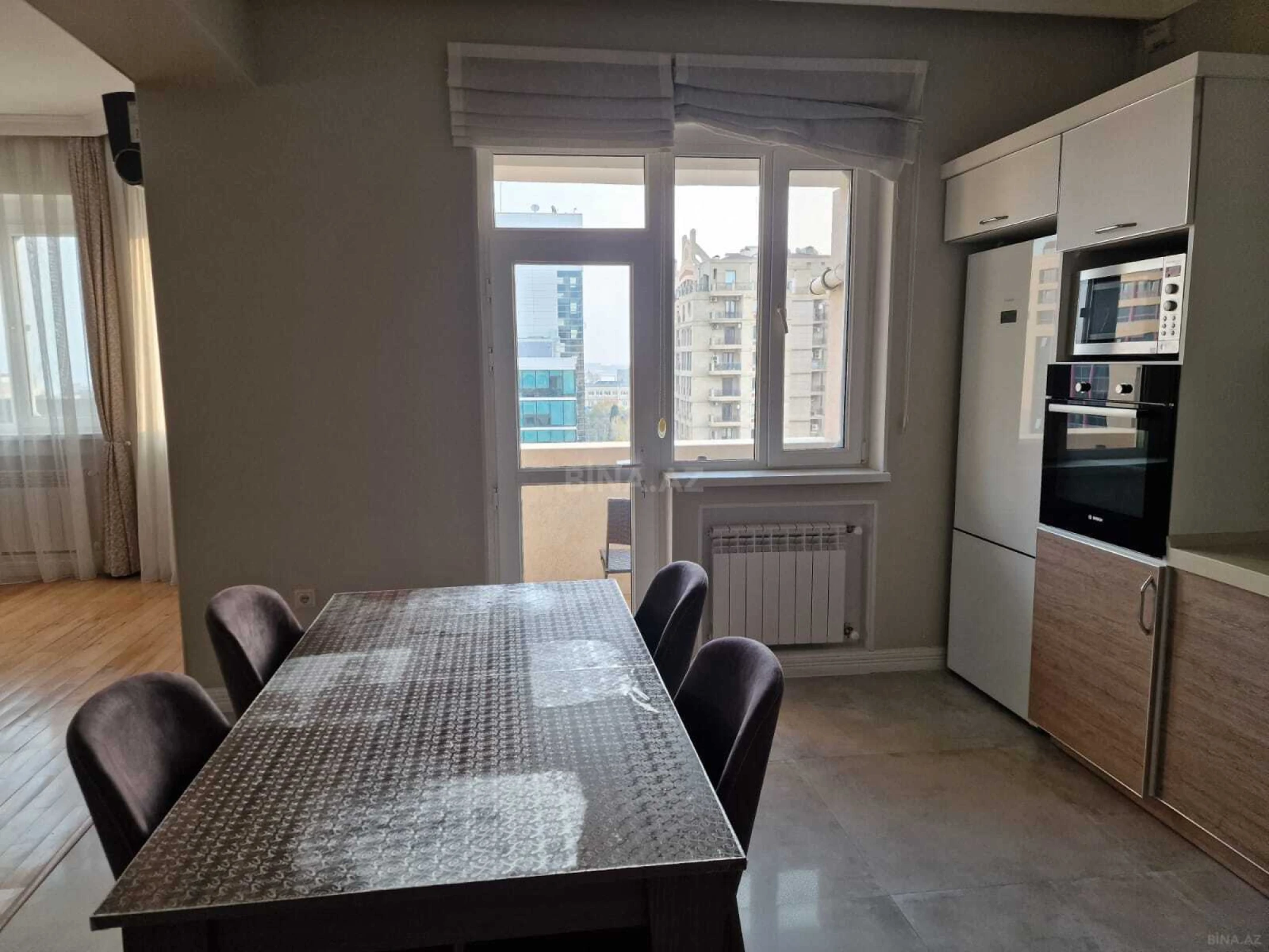 Kirayə verilir 3 otaqlı mənzil 150 m²
