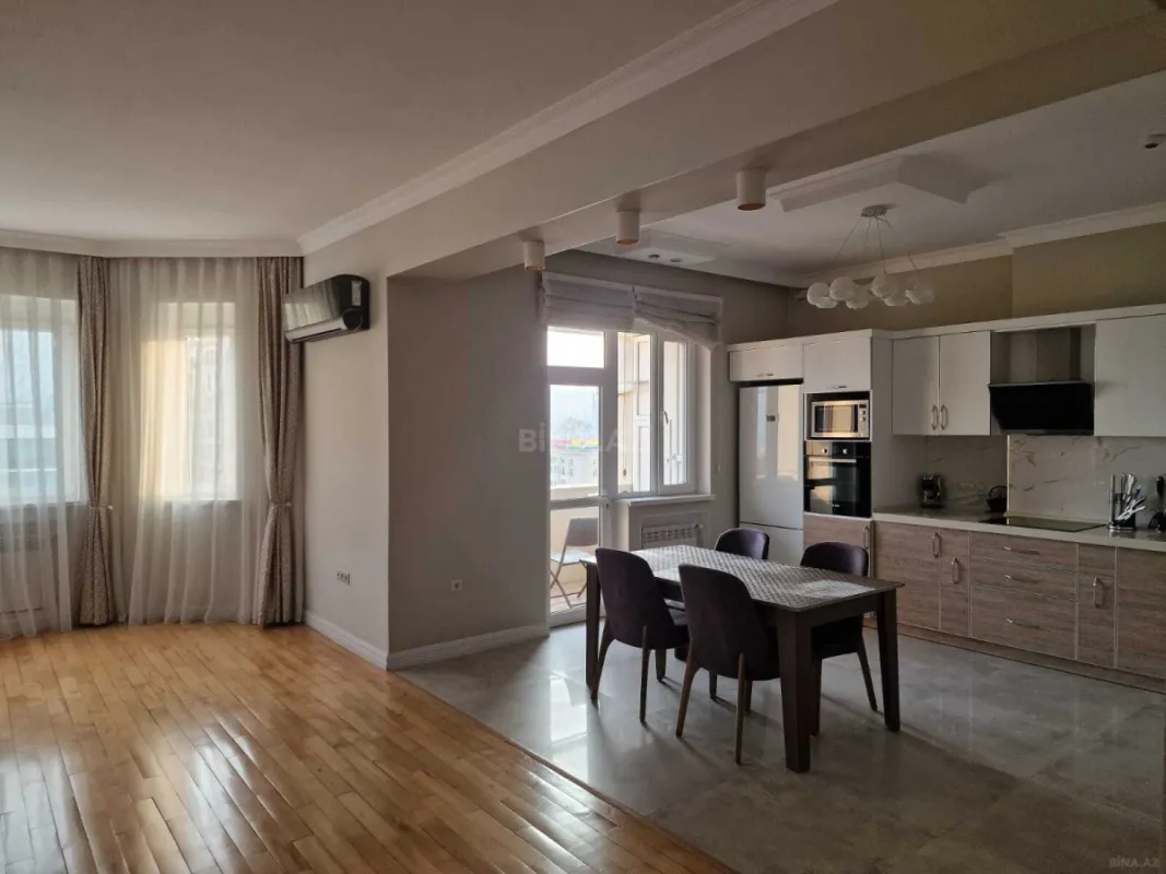 Kirayə verilir 3 otaqlı mənzil 150 m²