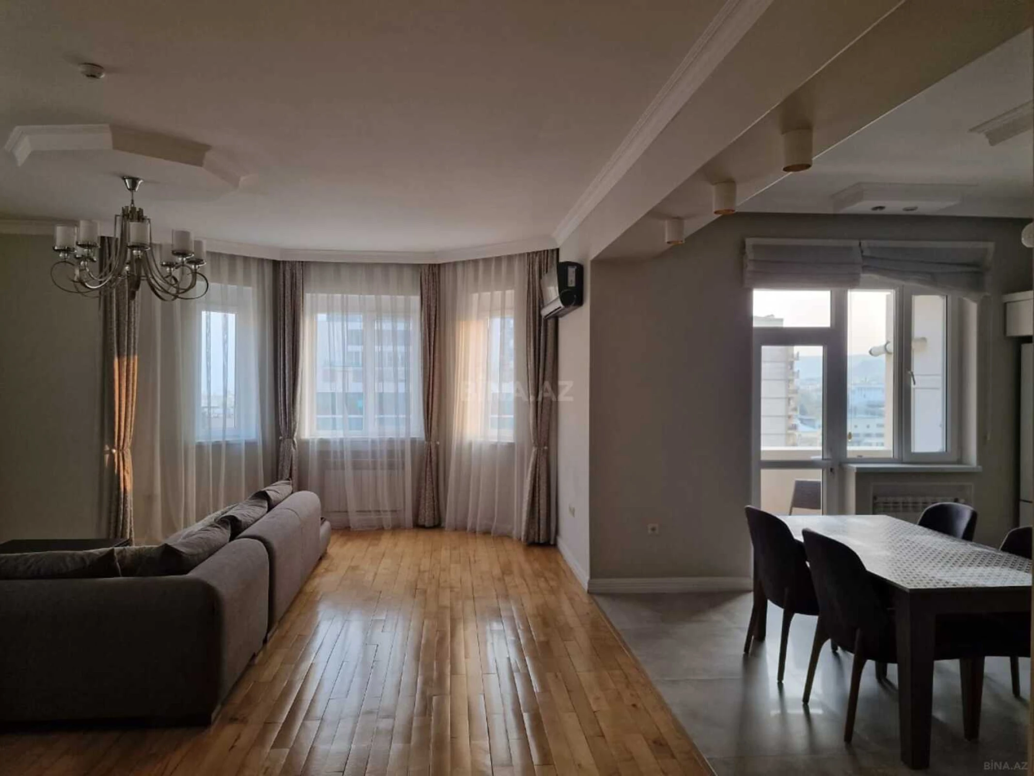 Kirayə verilir 3 otaqlı mənzil 150 m²