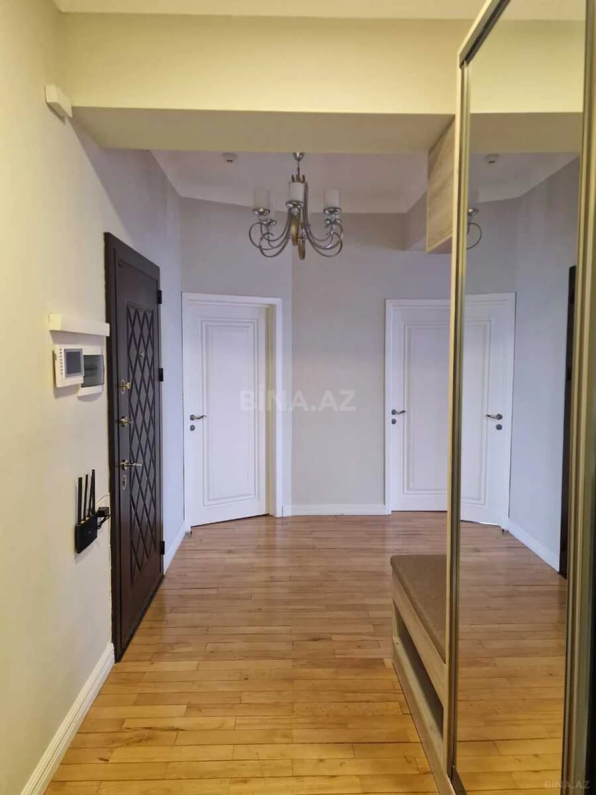 Kirayə verilir 3 otaqlı mənzil 150 m²
