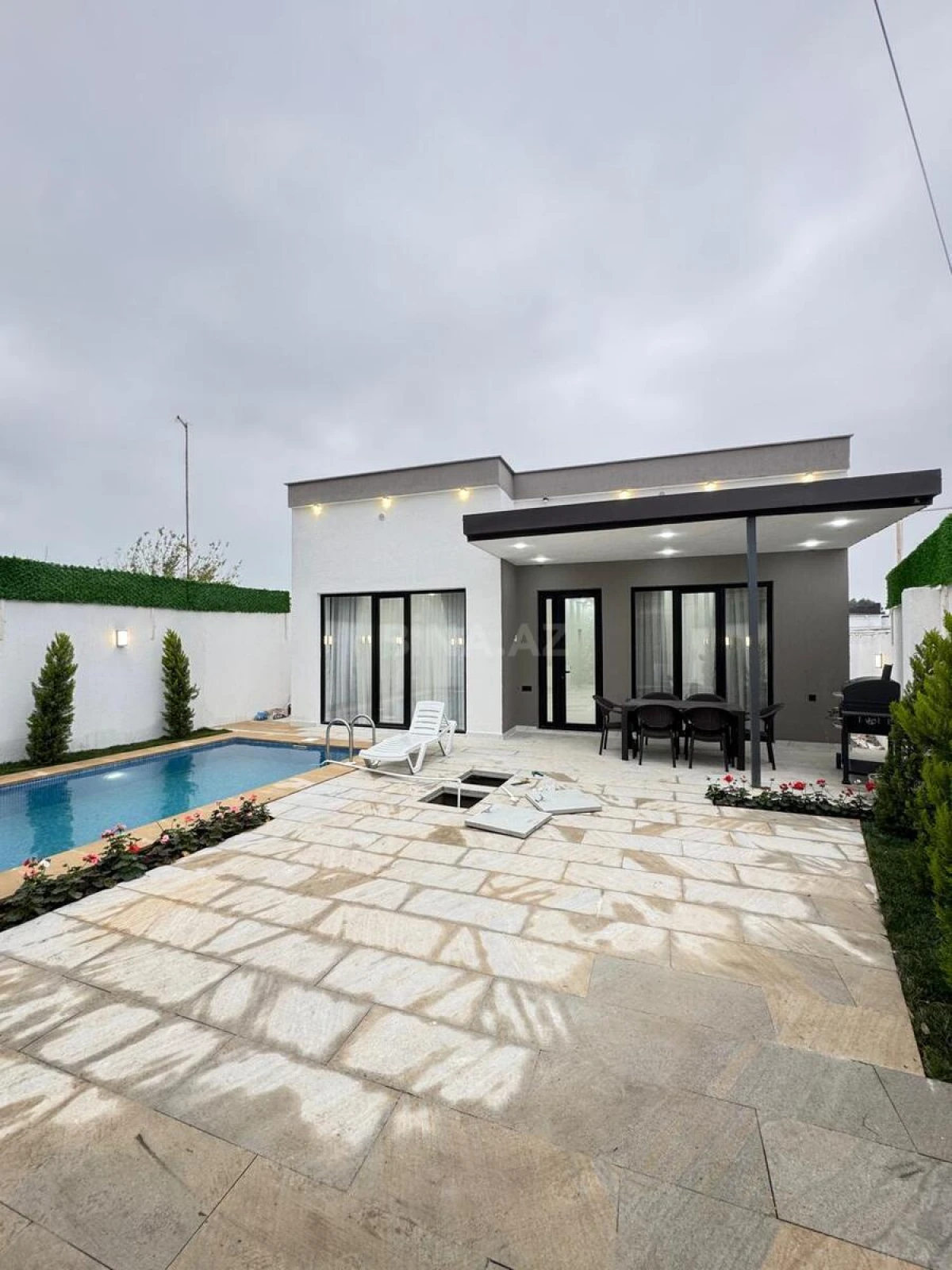 Satılır 4 otaqlı həyət evi 150 m²