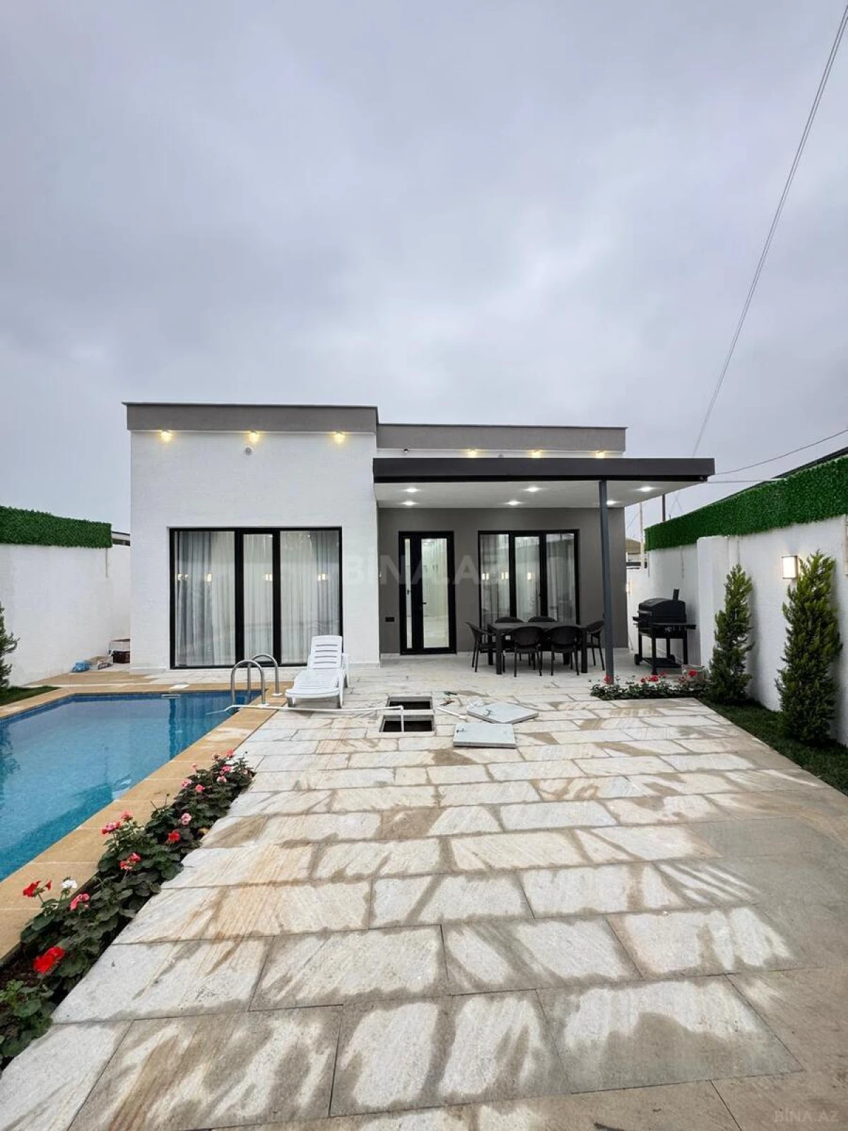 Satılır 4 otaqlı həyət evi 150 m²