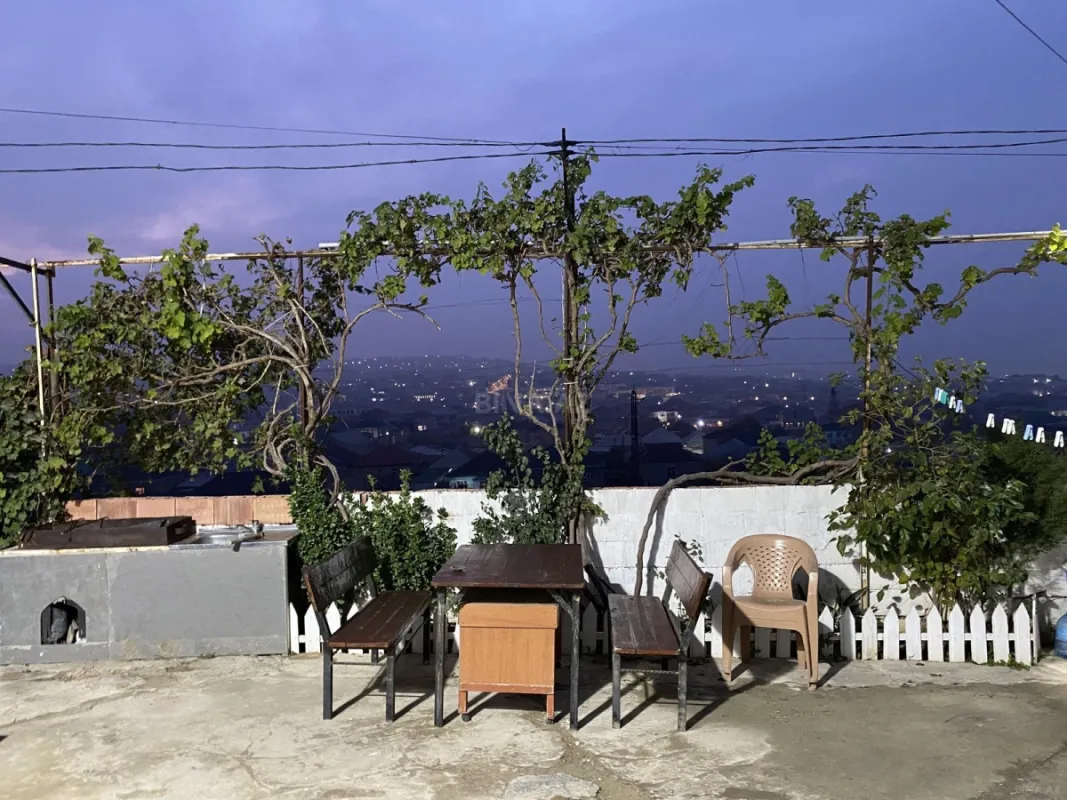 Satılır 4 otaqlı həyət evi 100 m²