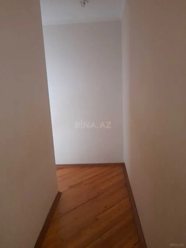 Satılır 3 otaqlı mənzil 122 m²
