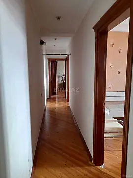 Satılır 3 otaqlı mənzil 122 m²