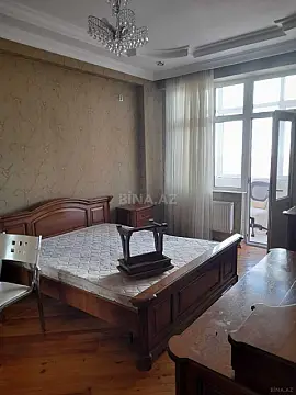Satılır 3 otaqlı mənzil 122 m²
